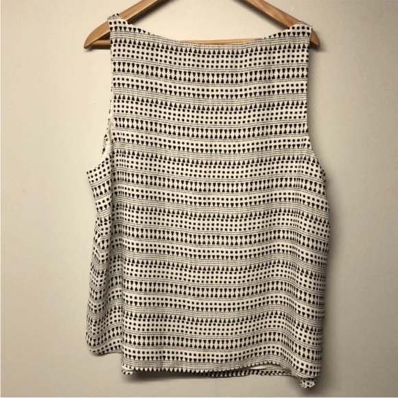 Ann Taylor Loft Geometric Round Neck Lined Tank Top - Picture 7 of 8